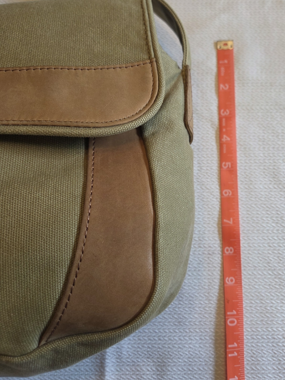 L.L. Bean Beige Canvas Messenger with Tan Leather Trim - Picture 4 of 16